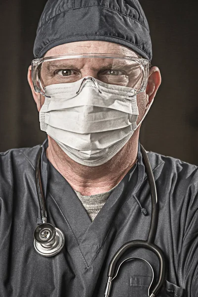 Male Doctor Nurse Wearing Scrubs Protective Face Mask Goggles — Stockfoto