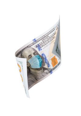 Benjamin Franklin 'in yüz maskeli yüz dolarlık banknotu beyaza izole edildi..