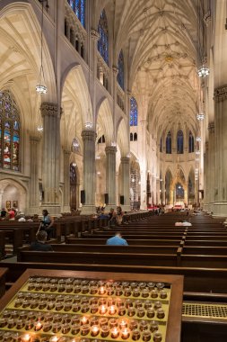 İç New York'ta Saint Patrick's Cathedral