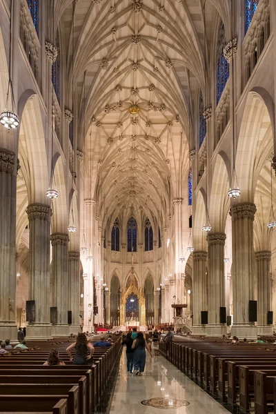 Interiér katedrály svatého Patrika v New York City — Stock fotografie