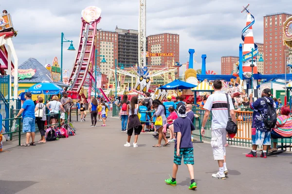 Het Luna Park Pretpark op Coney Island in New York City — Stockfoto