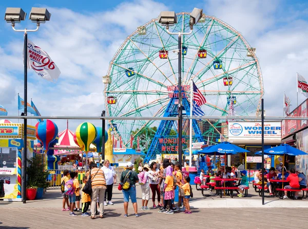 Luna Park park rozrywki na Coney Island w Nowym Jorku — Zdjęcie stockowe