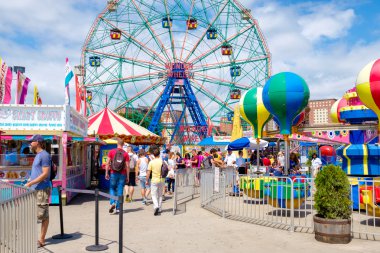 Coney Island New York'ta Luna Park eğlence parkı