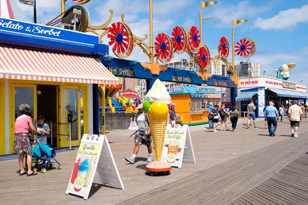 Luna Park park rozrywki na Coney Island w Nowym Jorku — Zdjęcie stockowe
