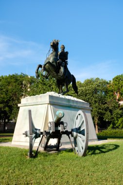 Andrew Jackson heykel Washington DC Park'ta Lafayette.