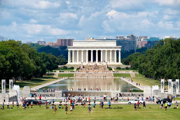 The National Mall in Washington D.C. with a view of the Lincoln Memorial — Stock Photo, Image