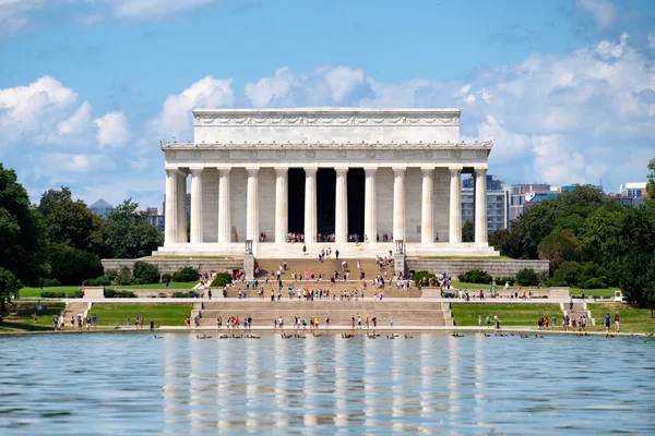 在华盛顿的林肯纪念堂直流. — 图库照片