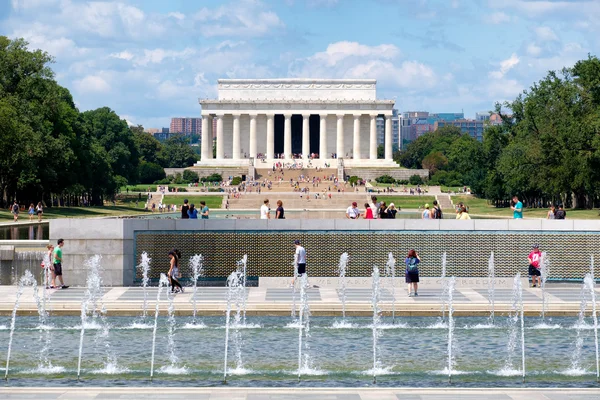 Tourists at the National Mall in Washington D.C. — Stock Photo, Image
