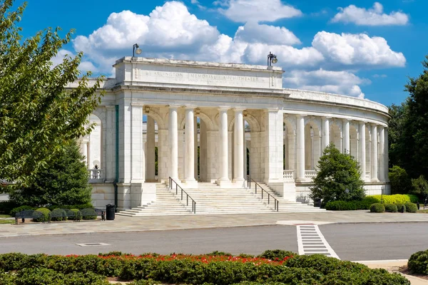 O Anfiteatro Memorial de Arlington em Arlington National Cemete — Fotografia de Stock