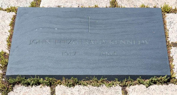 The President John F. Kennedy tombstone at Arlington National Ce — Stock Photo, Image