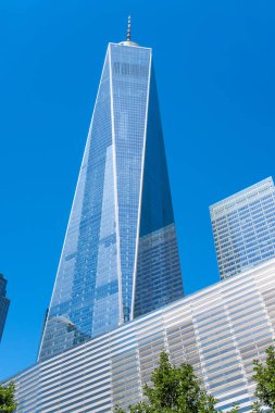 Aşağı Manhattan, New York'taki bir Dünya Ticaret Merkezi gökdelen