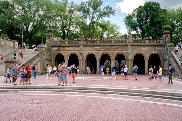 A Central Park New York City-ben Bethesda teraszán — Stock Fotó