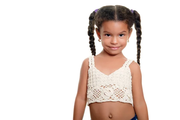 Mignon afro-américain petite fille isolée sur un fond blanc — Photo