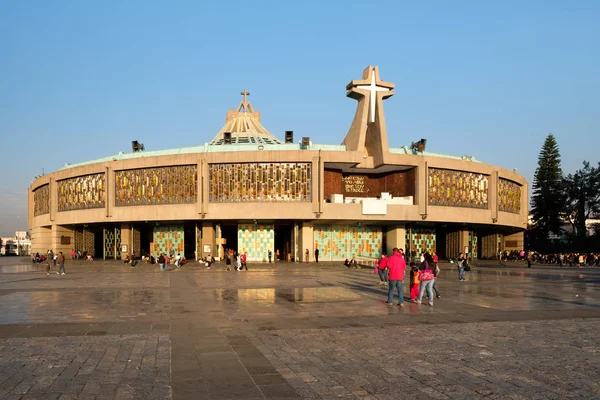 La Basílica de Nuestra Señora de Guadalupe en la Ciudad de México — Foto de Stock