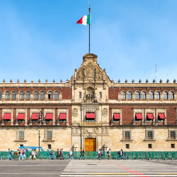 Der Nationalpalast neben dem Zocalo in Mexiko-Stadt — Stockfoto