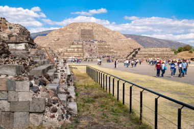 Turist piramitleri Teotihuacan, Meksika