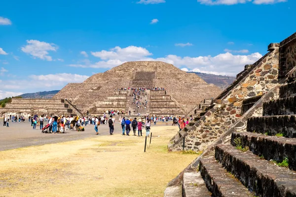 Turist piramitleri Teotihuacan, Meksika