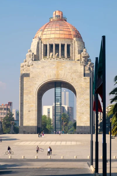 Monumento до революції у Мехіко-Сіті — стокове фото