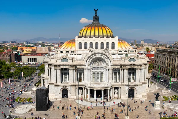 Palacio de Bellas Artes lub Pałac Sztuk Pięknych w Meksyku — Zdjęcie stockowe