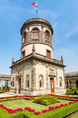 Güzel bahçeleri ve Kulesi üstünde tepe-in Mexico City'de Chapultepec Castle