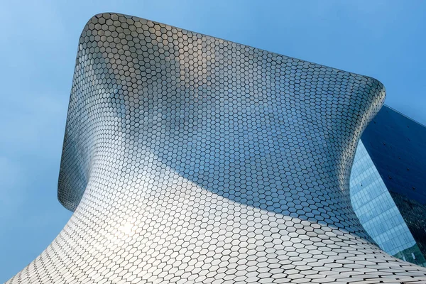 The modern Soumaya museum of art in Mexico City — Stock Photo, Image