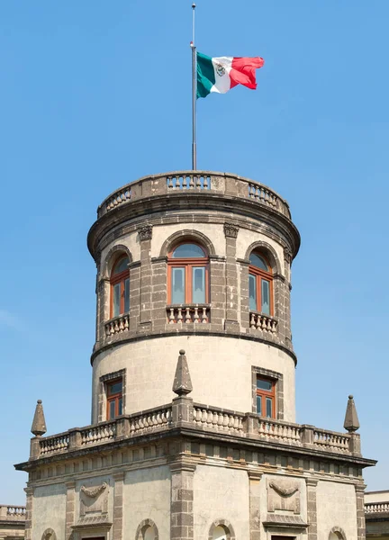 La torre Caballero Alto en la cima del Castillo de Chapultepec en la Ciudad de México — Foto de Stock