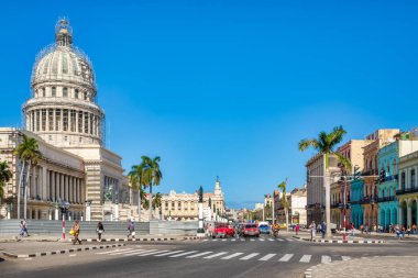 Capitol binası manzaralı Havana merkezinde sokak sahne