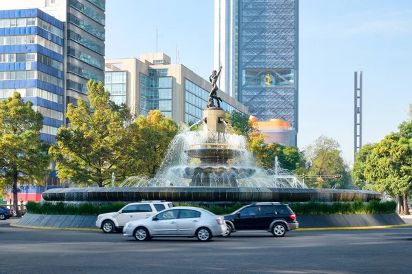 在墨西哥城 Paseo de la Reforma 女猎手戴安娜喷泉 — 图库照片