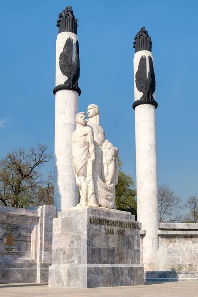 Monument dedicated to the heroes fallen defending Chapultepec castle in Mexico City — Stock Photo, Image