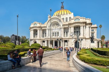 Palacio de Bellas Artes, ünlü Sanat Galerisi, müzik mekan ve Mexico City'de tiyatro