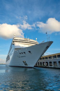 Modern kruvazör gemi Msc Armonia Havana bağlantı noktası demirledi.