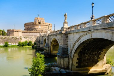 Aziz Angelo Kalesi ve Ponte Sant'Angelo Roma