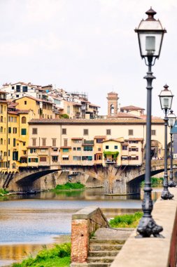 Ponte Vecchio Floransa'da Arno Nehri