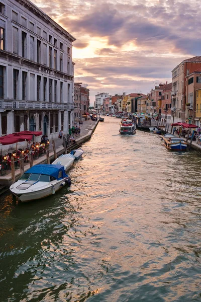 Kanal von Venedig bei Sonnenuntergang — Stockfoto