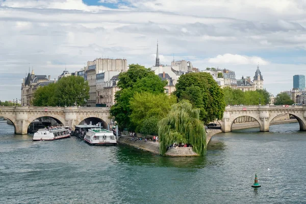 Seine Nehri ve Ile de la Cite de Paris