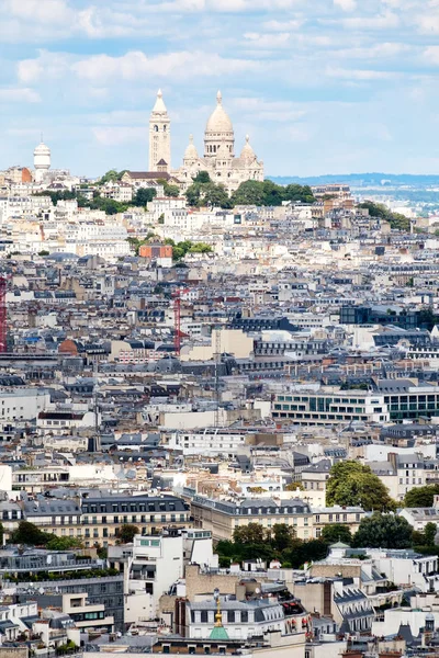 Paris Montmartre ve Sacré Coeur Bazilikası ile görünüm üstünde belgili tanımlık tepe