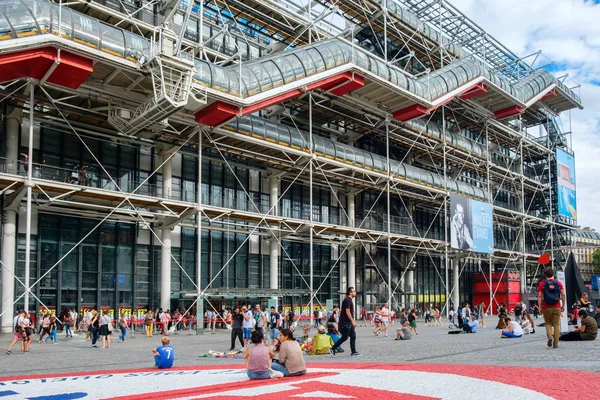 Il Museo d'Arte Moderna o Centro Pompidou di Parigi — Foto Stock