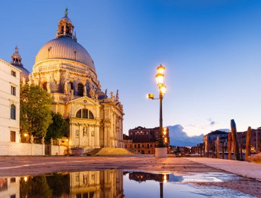 Basilica di santa Maria della Salute Venedik'te günbatımı