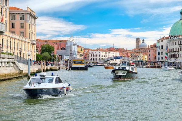 El Gran Canal de Venecia cerca del Ponte degli Scalzi — Foto de Stock