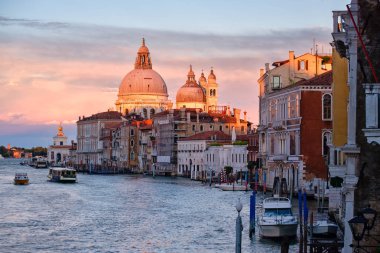 Canal Grande ve Basilica di Santa Maria della Salute Venedik oteli