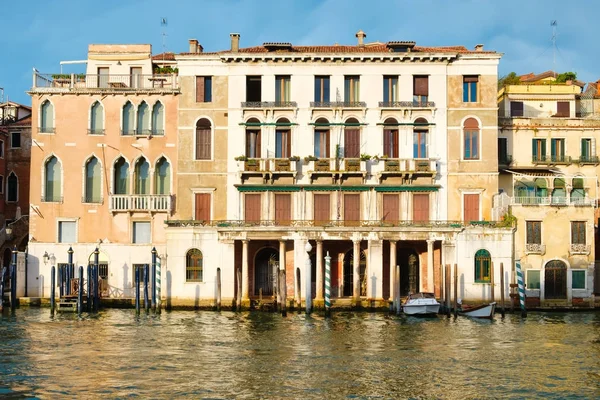 Od palast neben dem großen kanal in der stadt venedig — Stockfoto