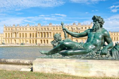 Royal Palace Versailles Paris güzel yaz gününde yakınlarında