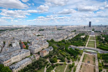 Les Invalides ve Champ de Mars da dahil olmak üzere Paris görünümünü