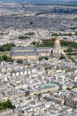 Paris'in Invalides Invalides dahil olmak üzere havadan görünümü