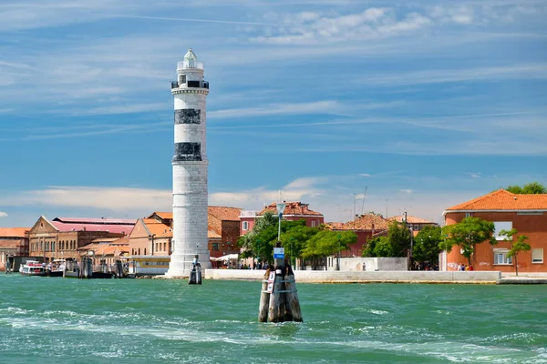 Faro histórico en la isla de Murano cerca de Venecia — Foto de Stock