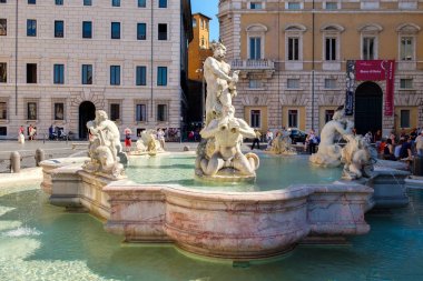 La Fontana del Moro veya Moor Çeşmesi, Piazza Navona, Roma