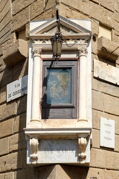 Imagem religiosa nas ruas da cidade medieval de Florença — Fotografia de Stock