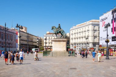 Puerta del Sol Madrid, İspanyol başkentin merkezinde