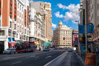 Gran Via Madrid, en önemli alışveriş ve eğlence alanı şehrin içinde