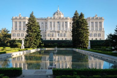 Madrid Kraliyet Sarayı
